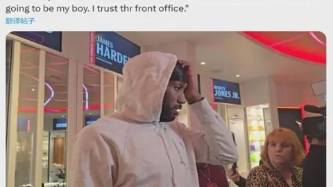 申花队逆转登顶中超联赛榜首